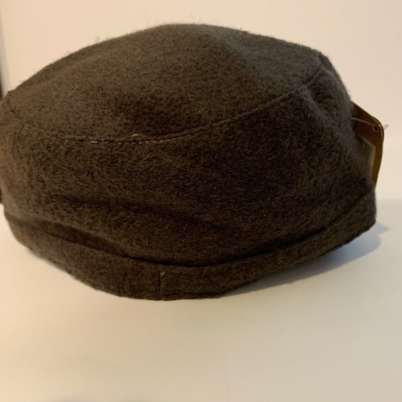 C.C. Exclusives Adjustable Hat w/ Flower Detail - Picture 3 of 7